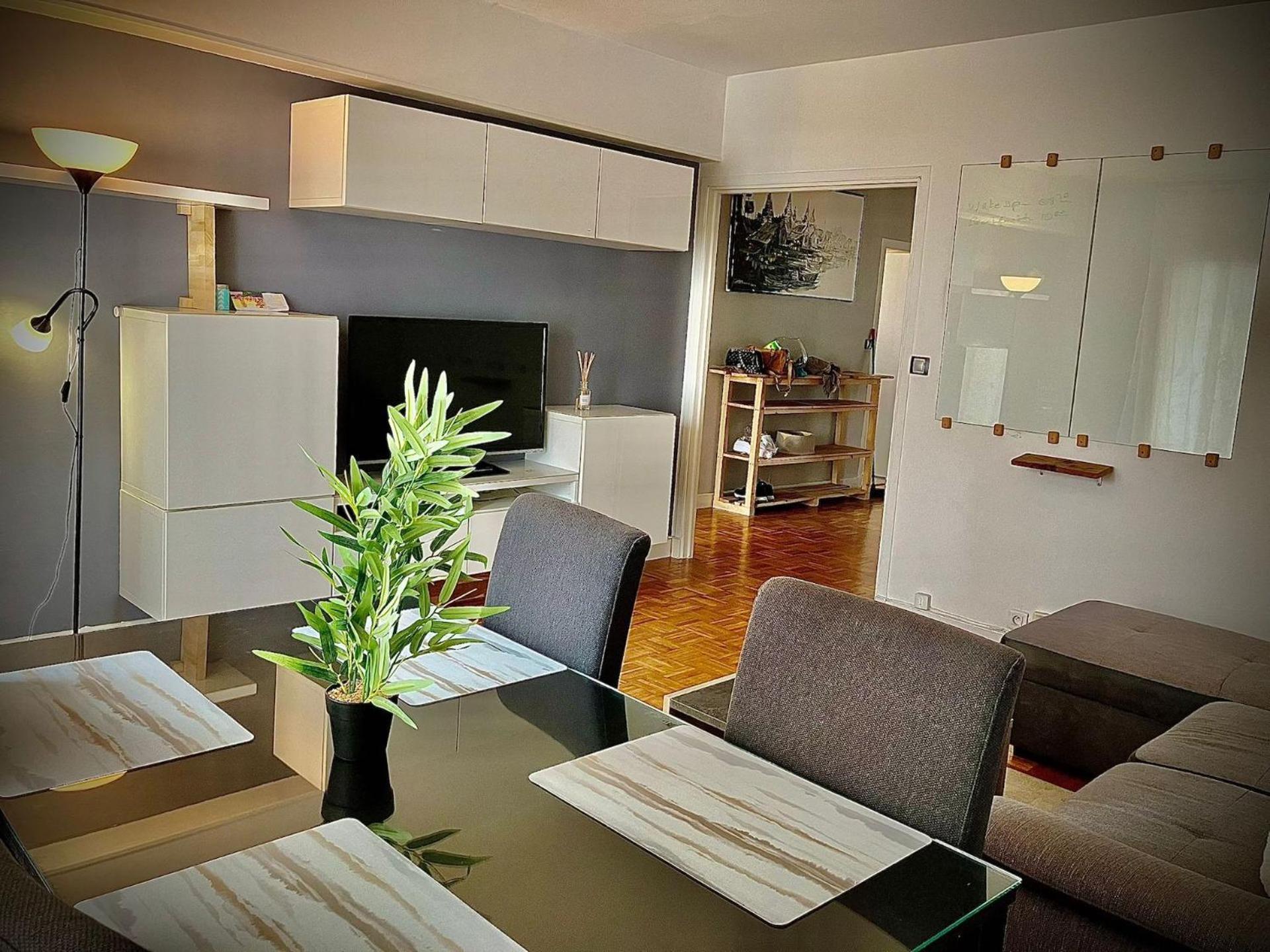 Parisian Lounge 8 Pers Front Station Apartment Villemomble Exterior photo